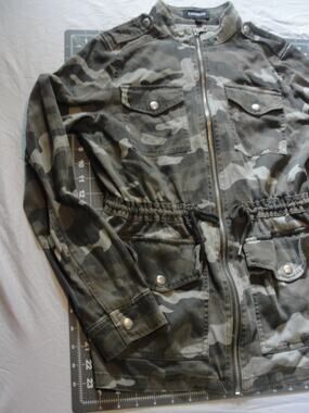 Express Women’s Full Zip Camo Camouflage Utility Jacket Size XS GUC